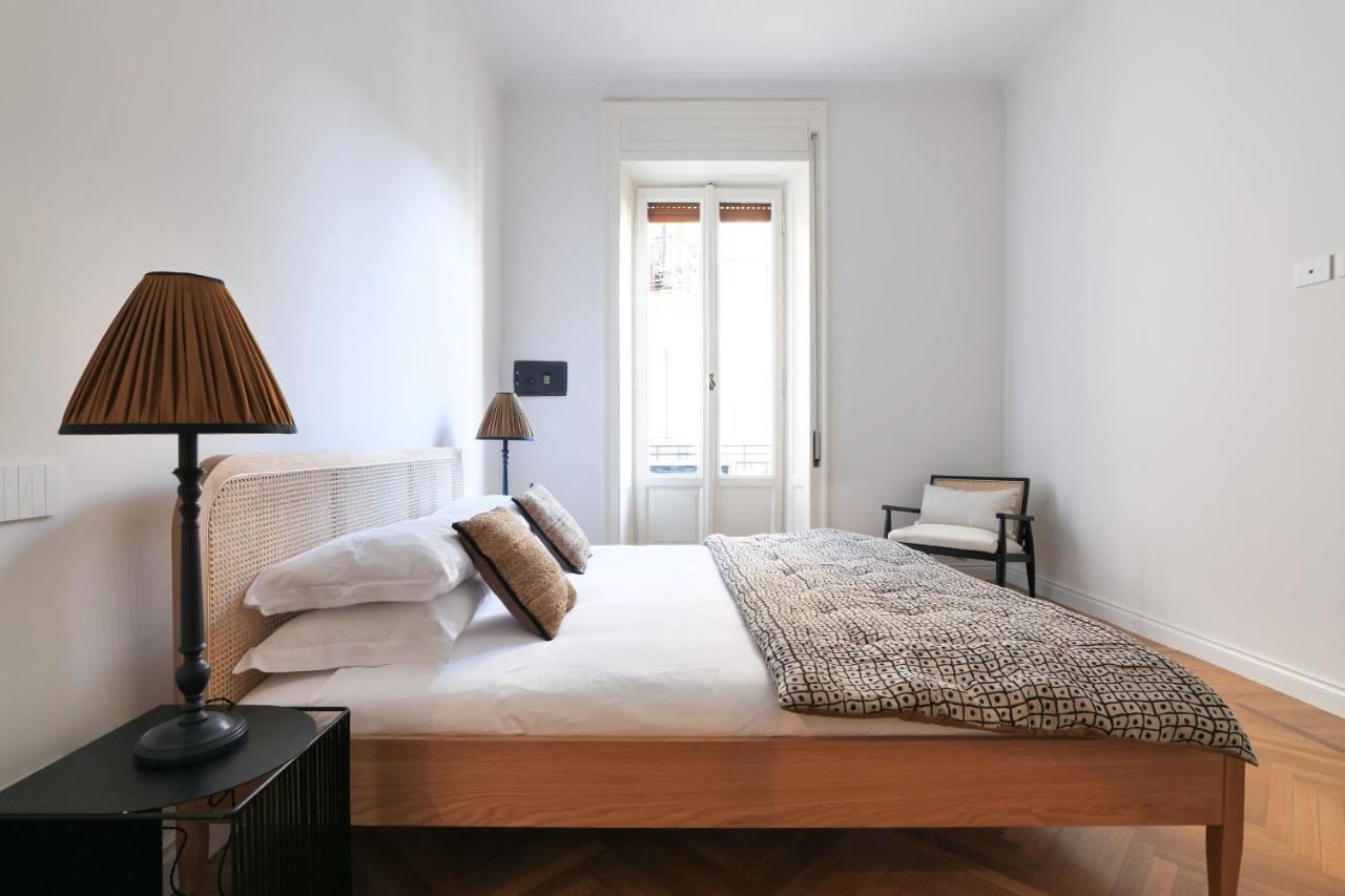Adelaide Elegant * Milan