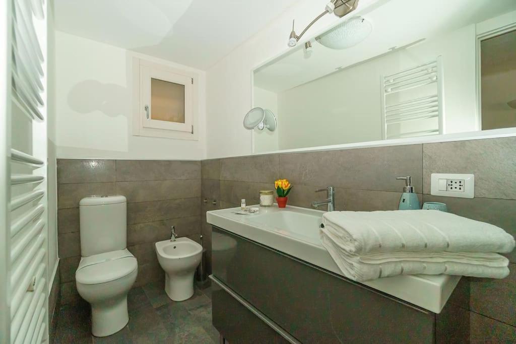 Apartment Brera-moscova Duomo 15 Minuti A Piedi Mailand