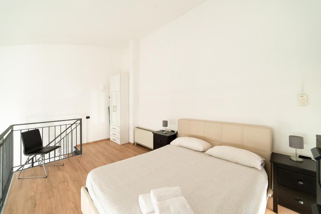 Hbhall Prada Loft 40