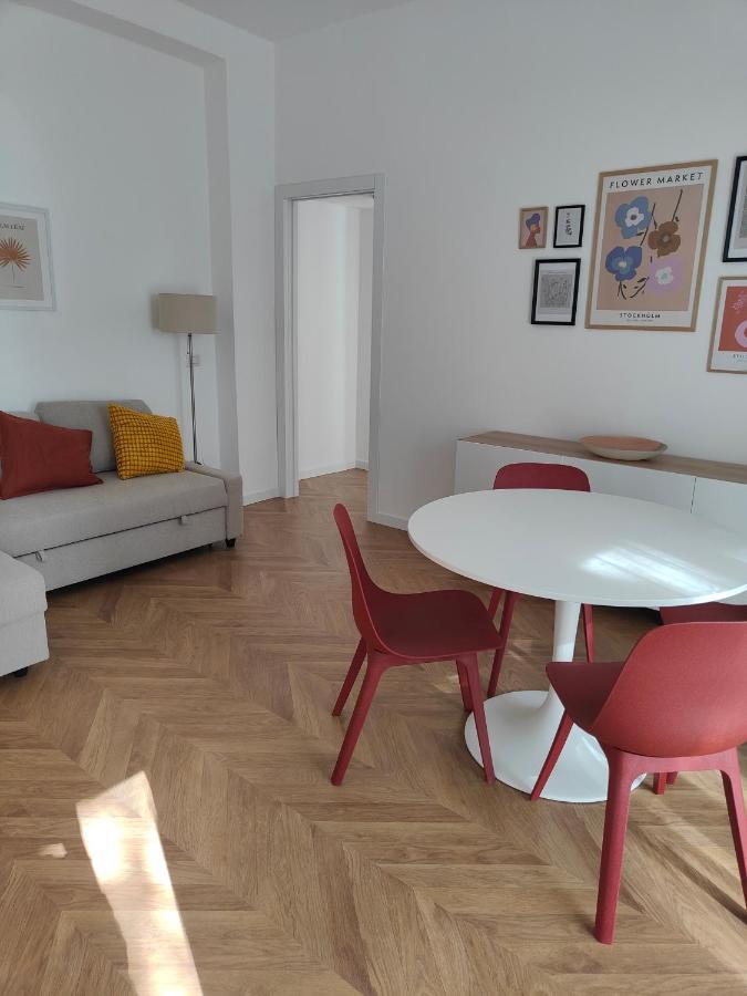 Elegante Bilocale A Con Balcone