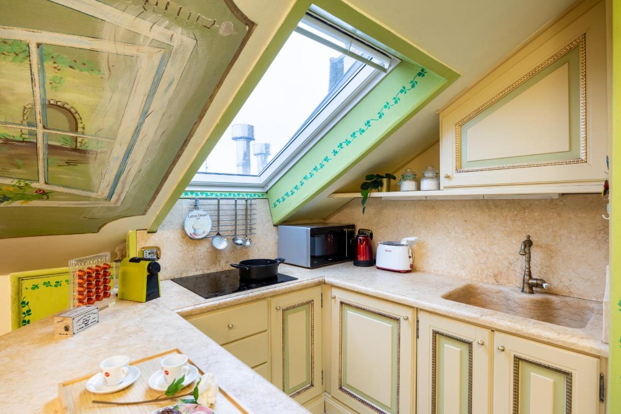 Apartment Stazione Centrale-loreto Vintage House With Terrace Wifi Sky-netlix *