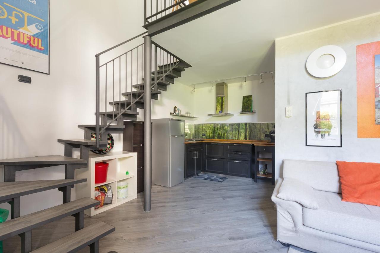 Guesthost - Vigentino Loft With Terrace Milan