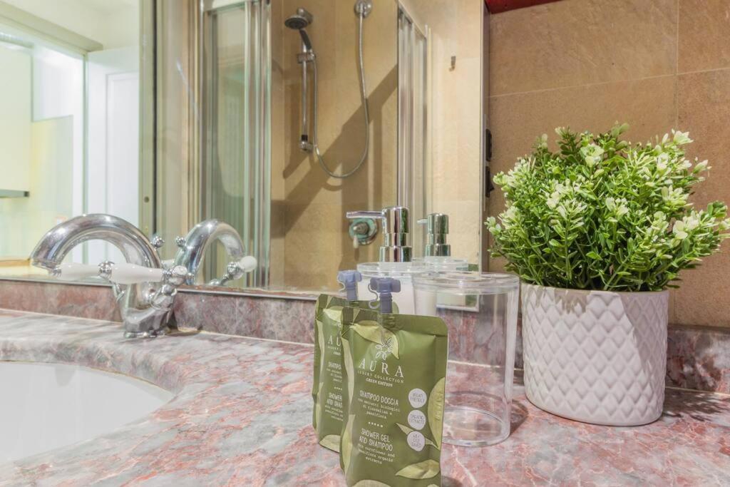 Appartamento Duomo - Montenapoleone, Comfort & Wi-fi *