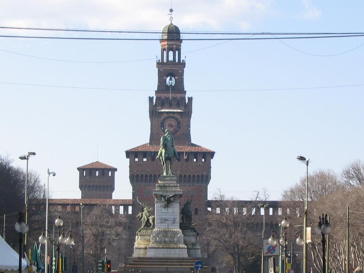 Duomo And Downtown * Milan