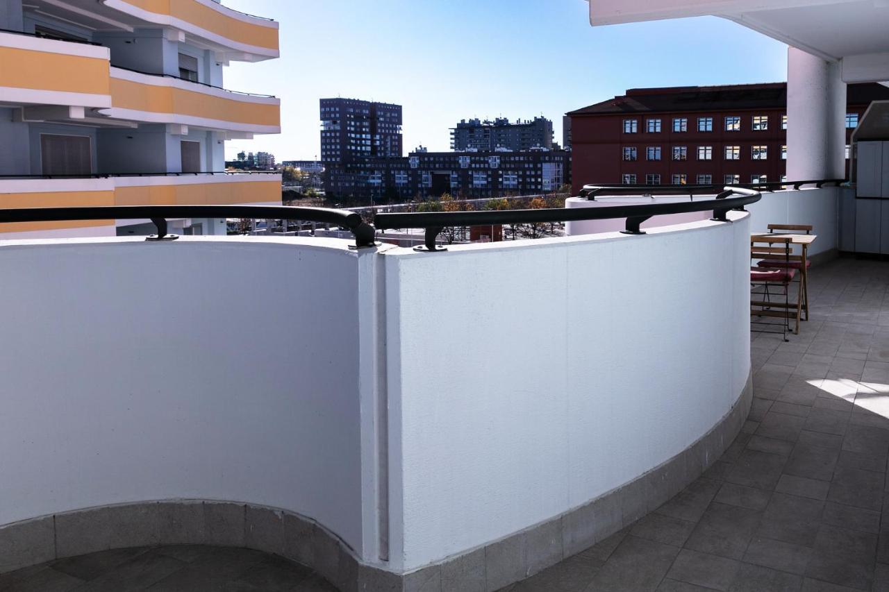 Dehomes - Bicocca Village 28 Milano