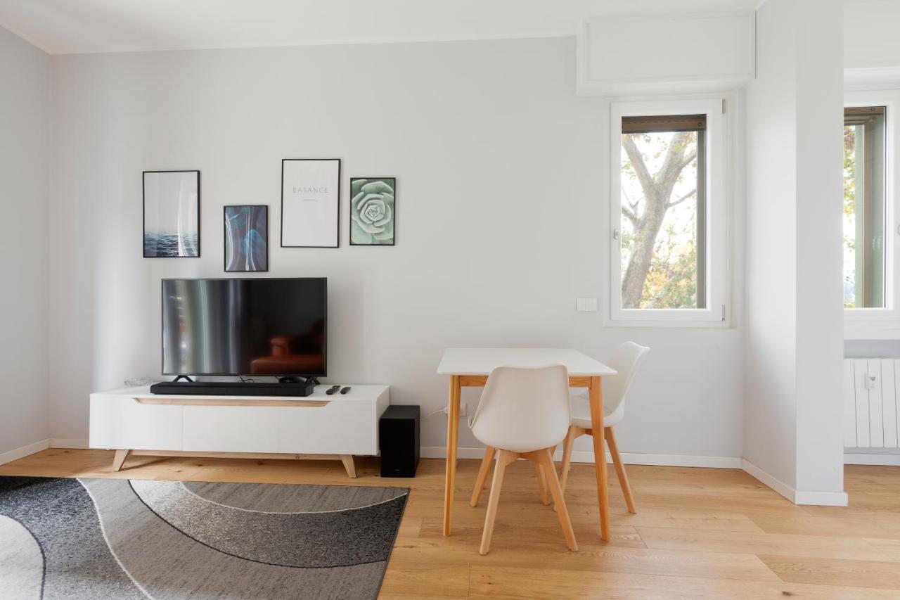 Cimiano M2 Balcony *