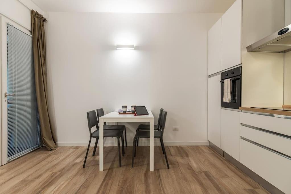 Appartamento Mora Flexyrent A.c. - Colonne *