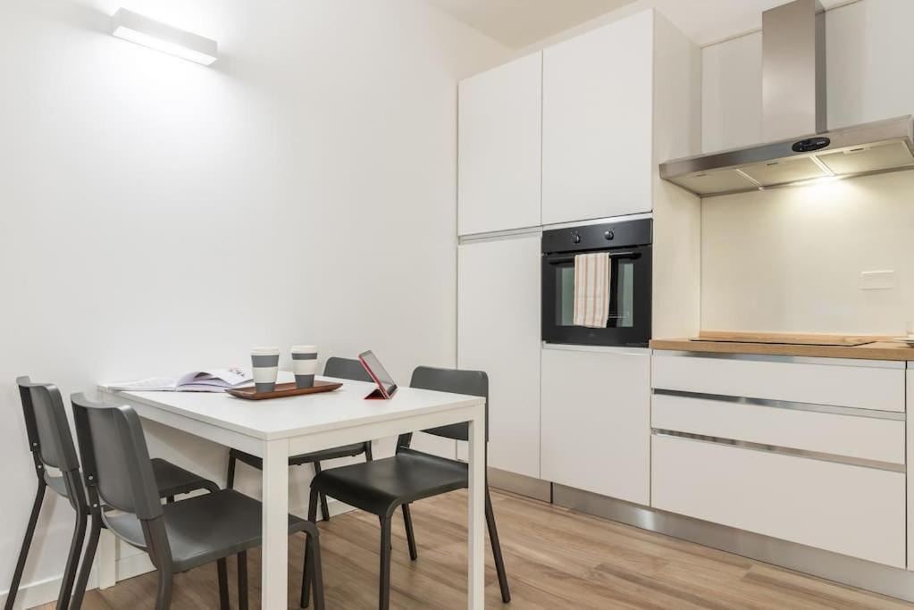 Appartamento Mora Flexyrent A.c. - Colonne *