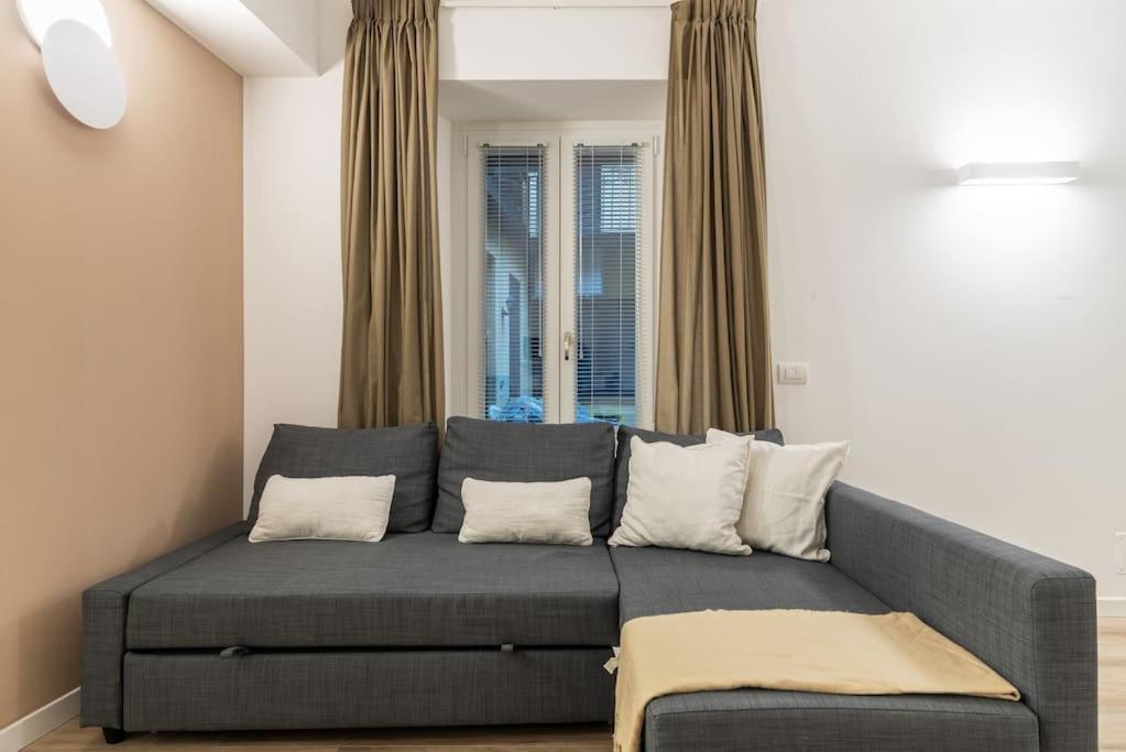 Mora Flexyrent A.c. - Colonne Milano
