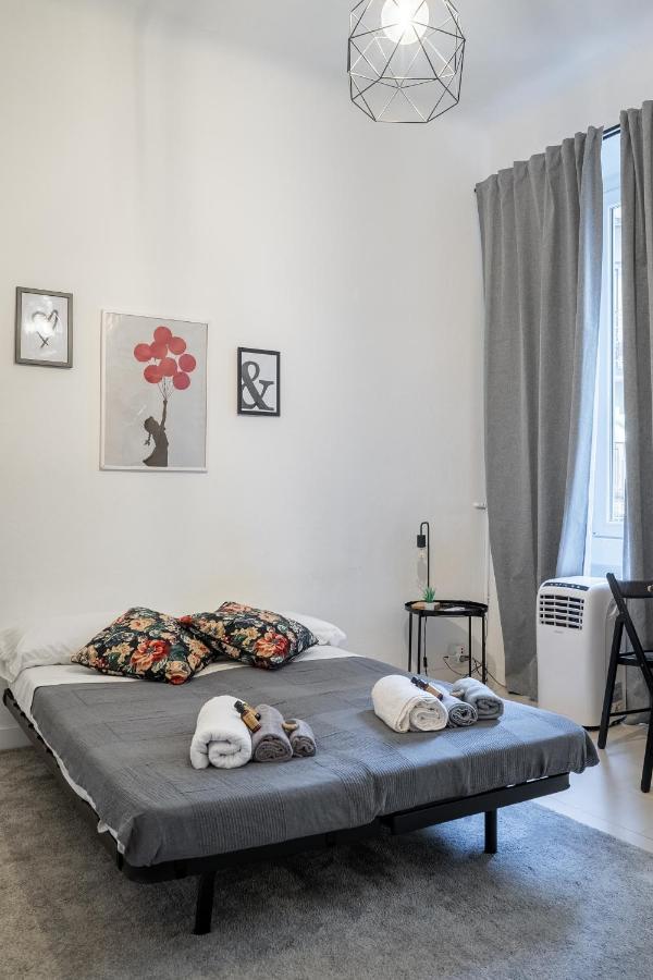 Comfy Free Wi-fi And Netflix, 4 Stops To Duomo Square Mailand