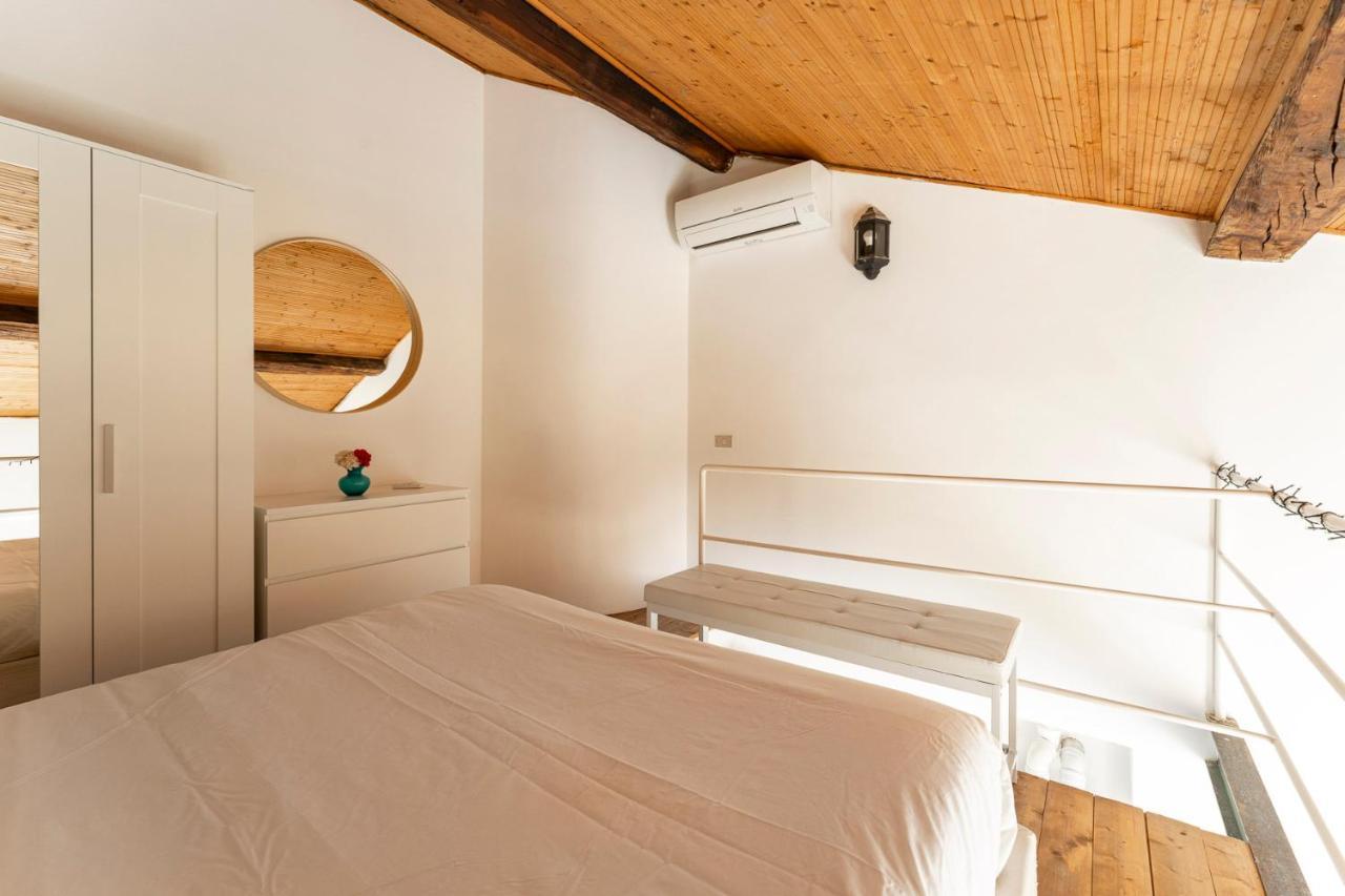Apartment Loft Navigli Porta Genova Milan
