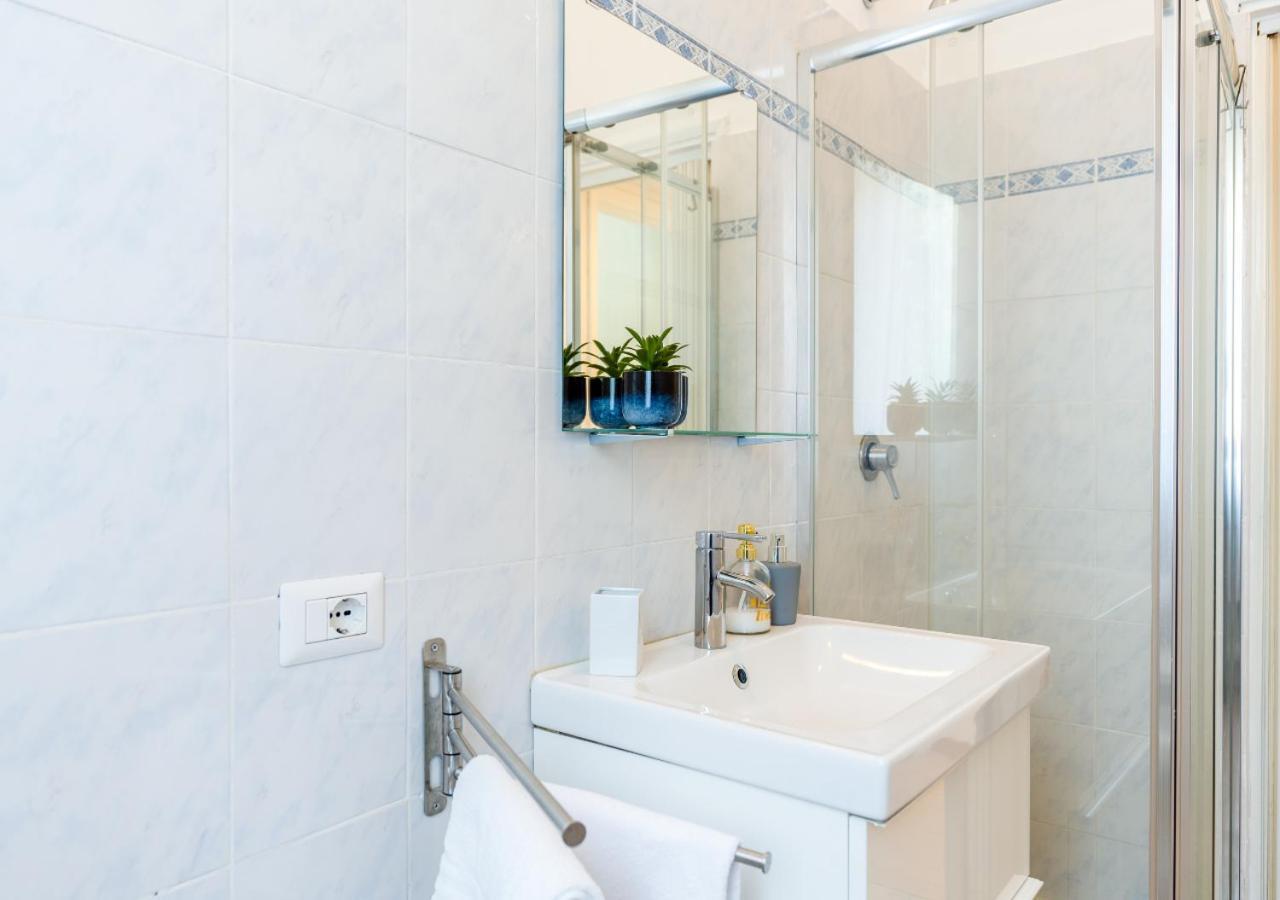 Appartement Milanese Elegance - 15 Minutes Duomo Milaan