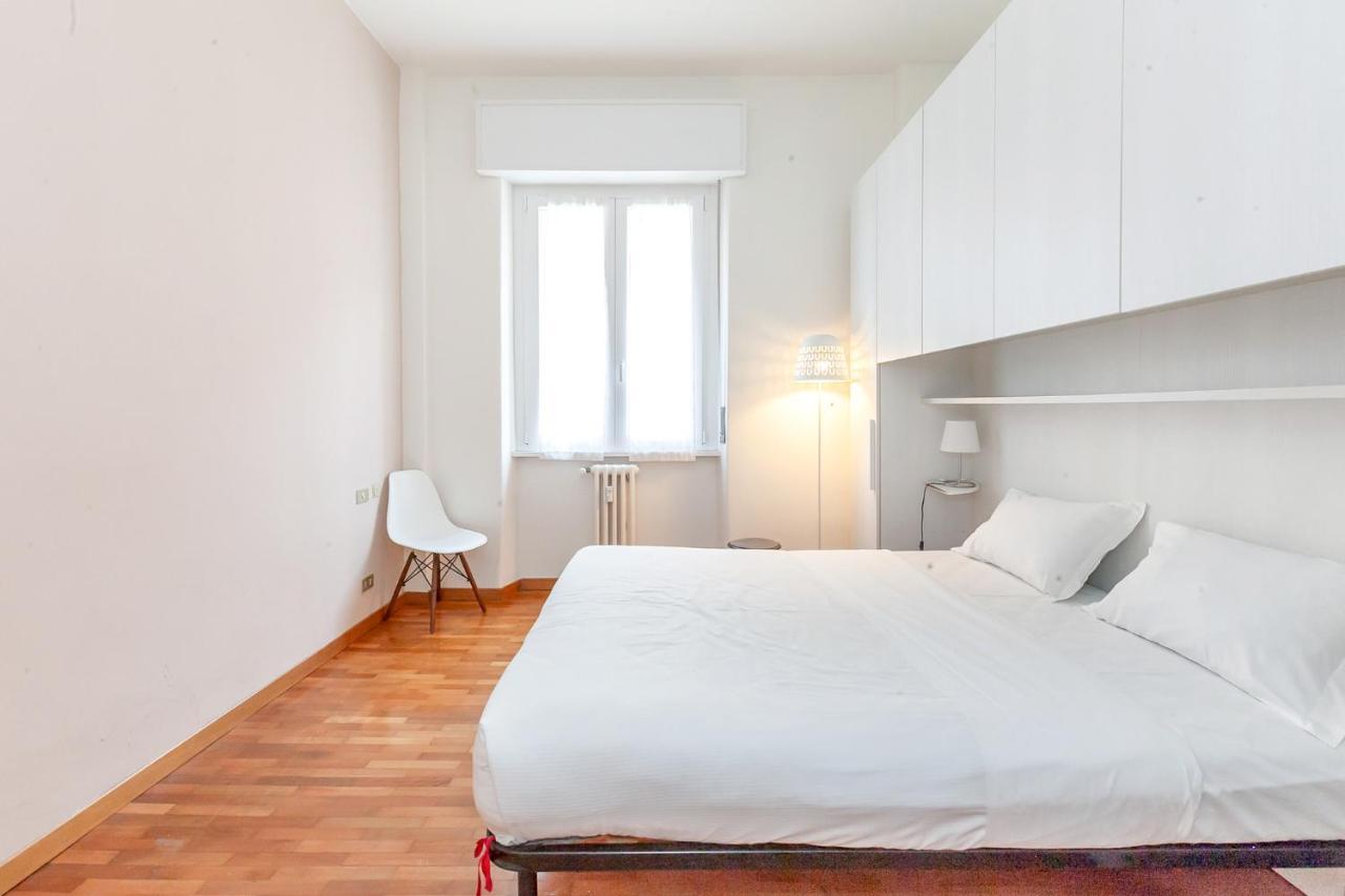 Double In The Center - 20 Min Walk From Duomo Gasthof Mailand