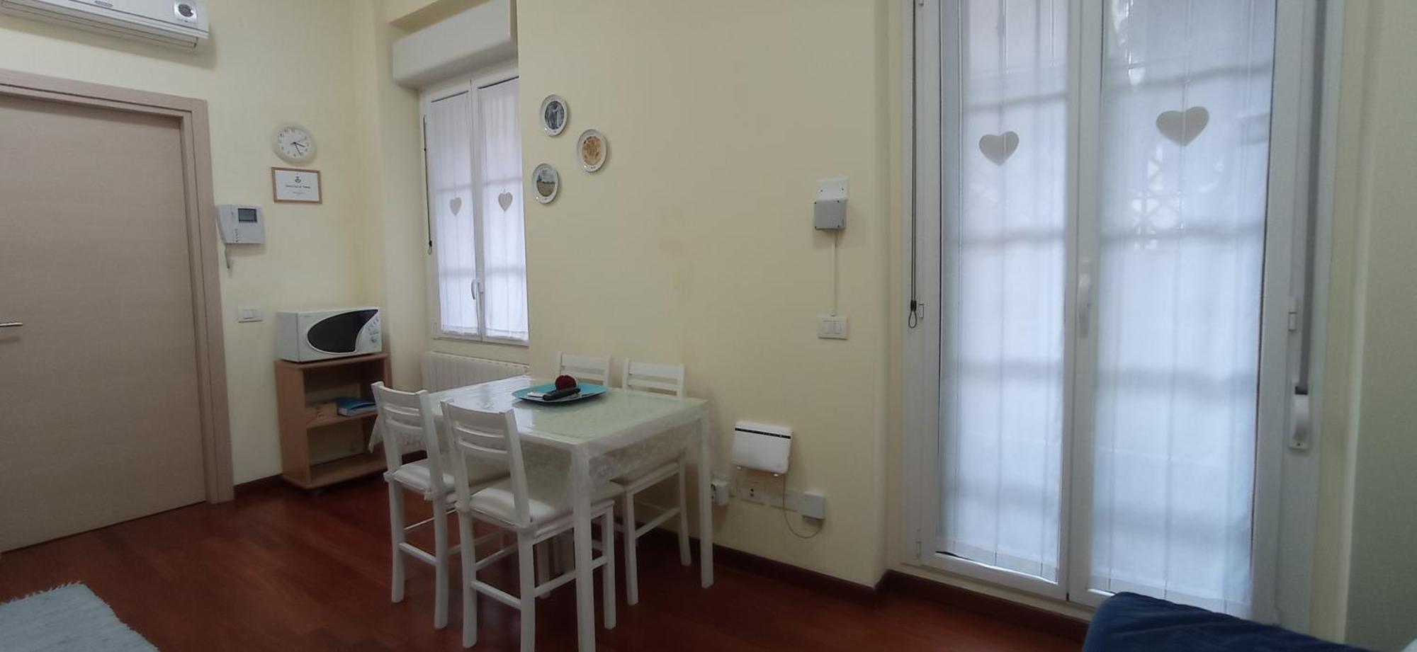 Zara Cosy & Cheap Apt - Easy Parking * Milano