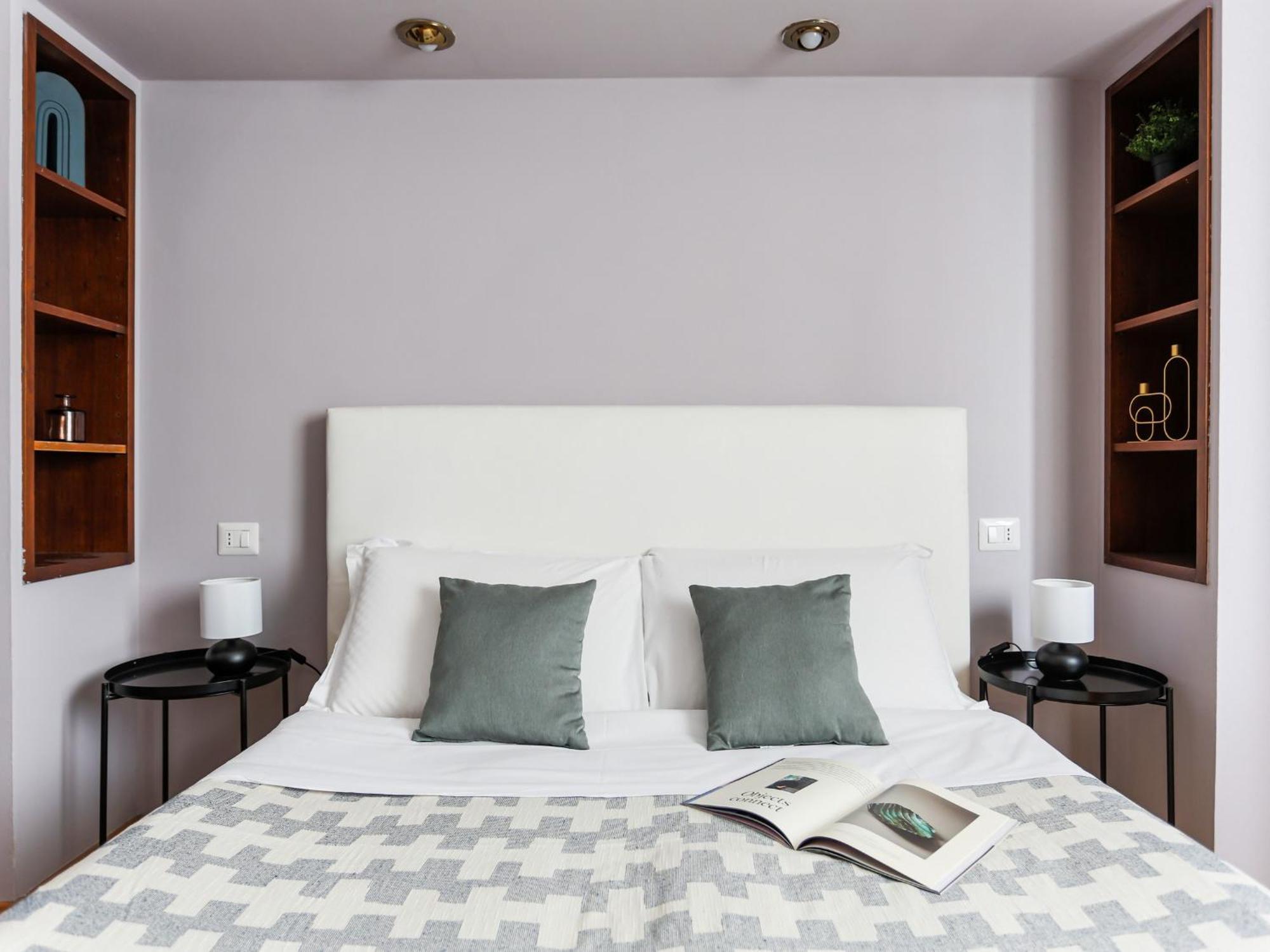 The Rent - Spacious One-bedroom In Moscova District Leilighet