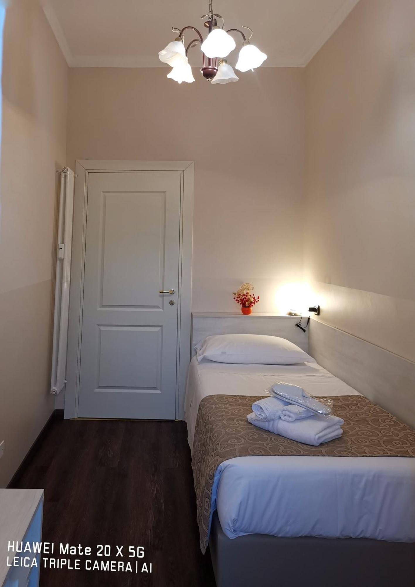 Guest house Station Group - Via Sammartini 15 Milan