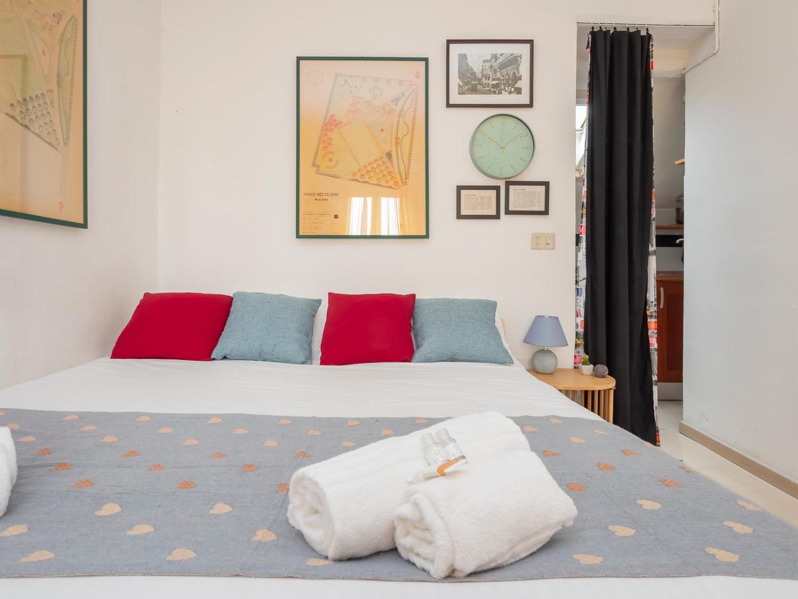 Xenia - Luminous At Navigli Tram Theme Apartment