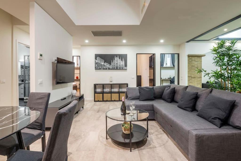 Comfortable 3 Bedrooms Few Steps From Duomo Appartamento *