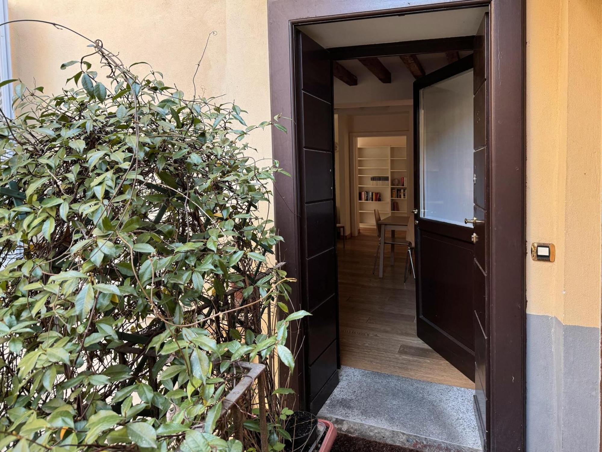 Joivy Cosy Ticinese Retreat 1-bed Flat Near The Duomo Mailand