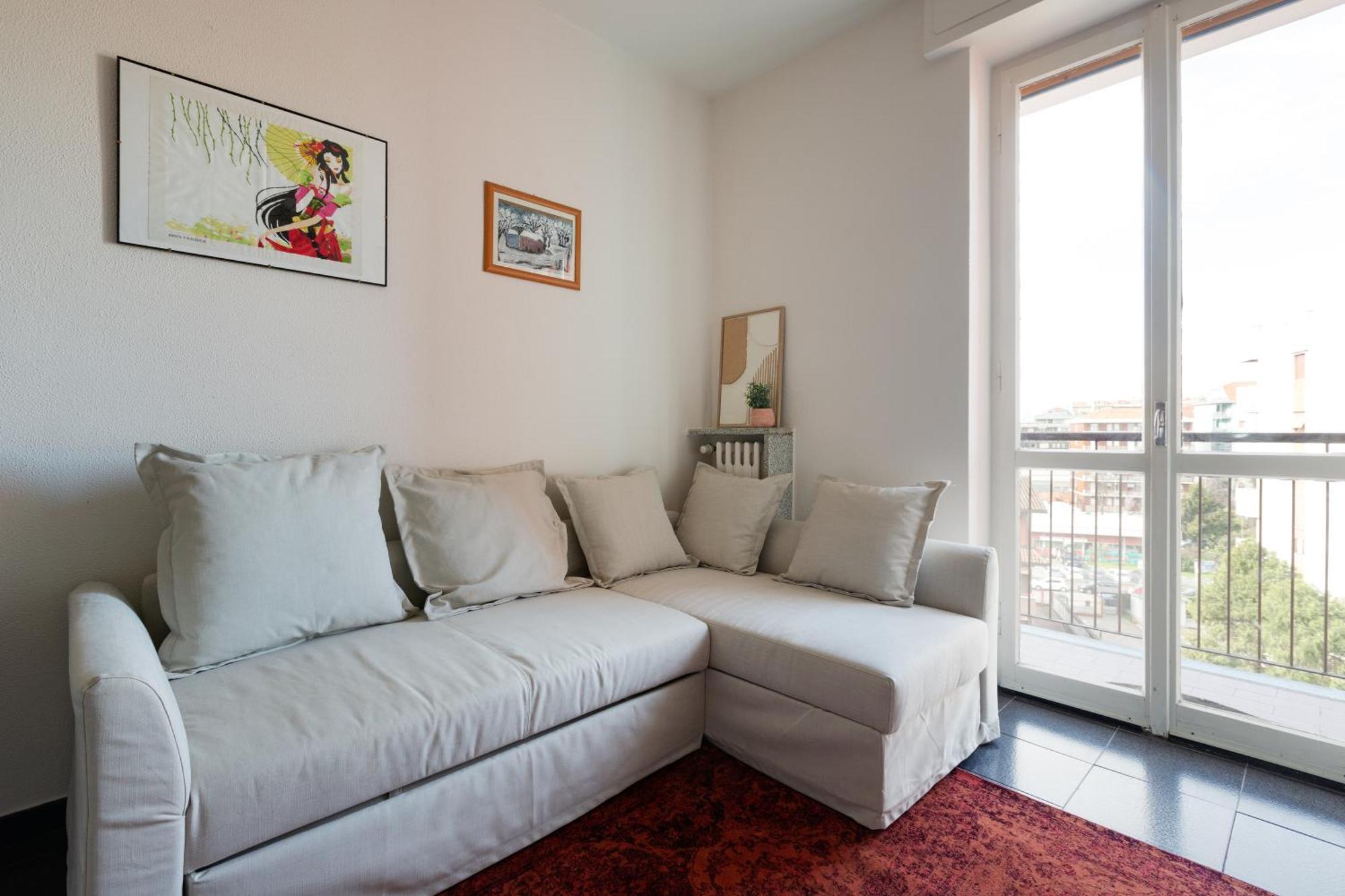 Corvetto M3 - Comfy Apt. With Balcony!