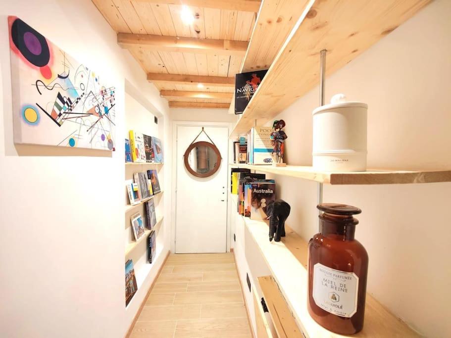 Casa Mamo: Design & Vintage Above Subway Milano
