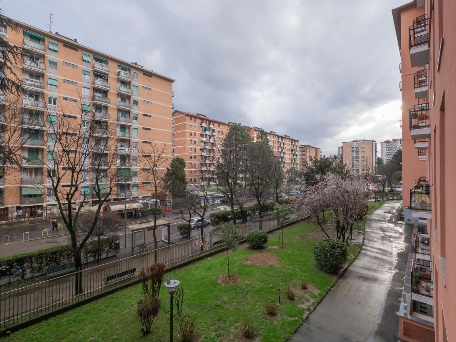 Ihost - Uruguay 9 * Milano