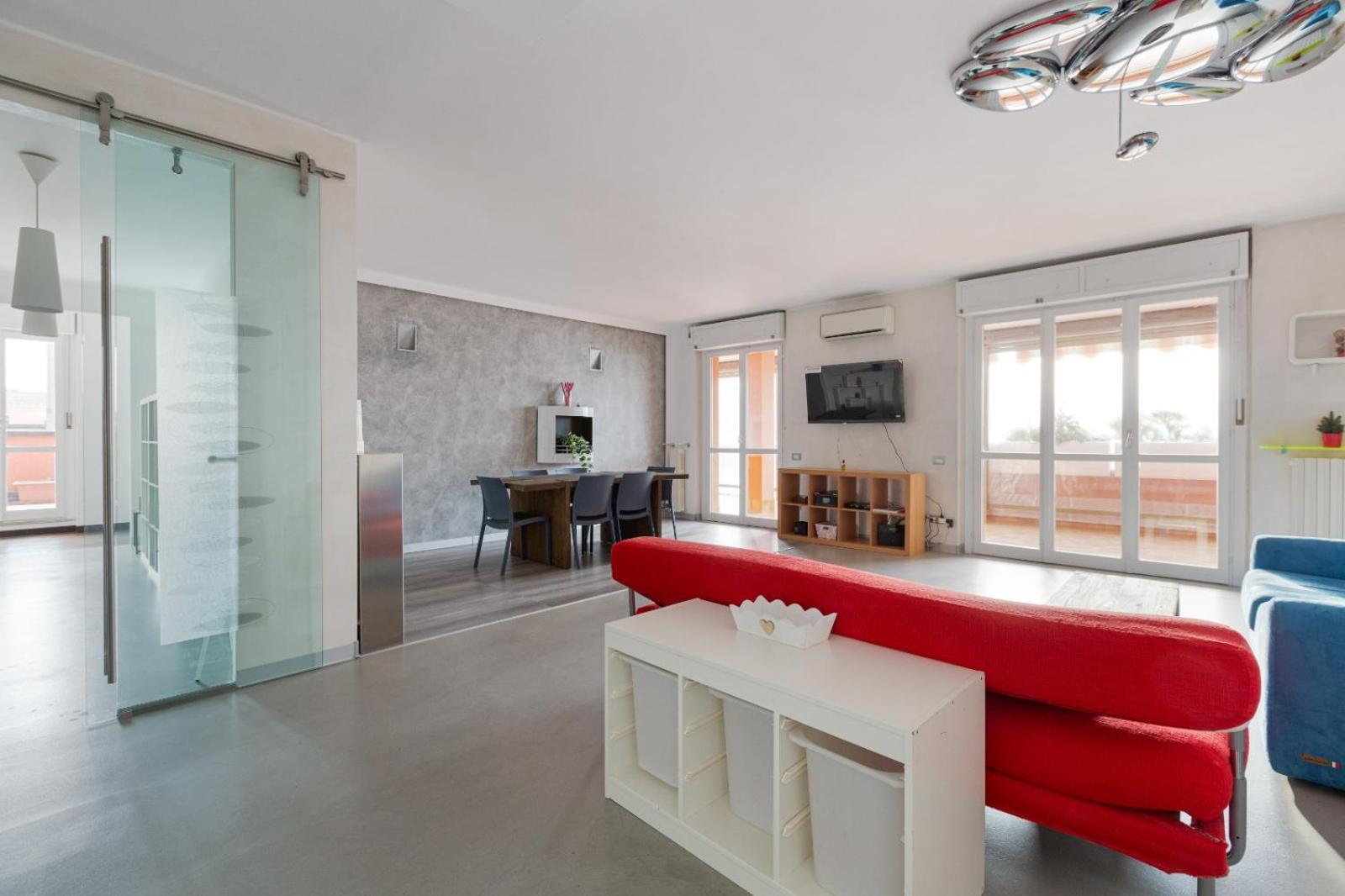 Bright With Balcony And Terrace Apartment Milan