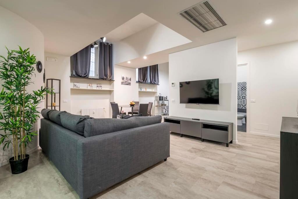 Comfortable 3 Bedrooms Few Steps From Duomo Appartement Milaan