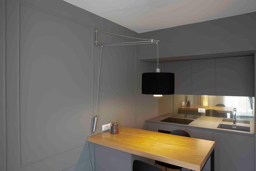 Design In The Center Of *
