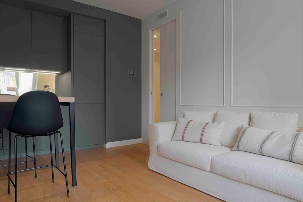 Design In The Center Of Apartment Milan