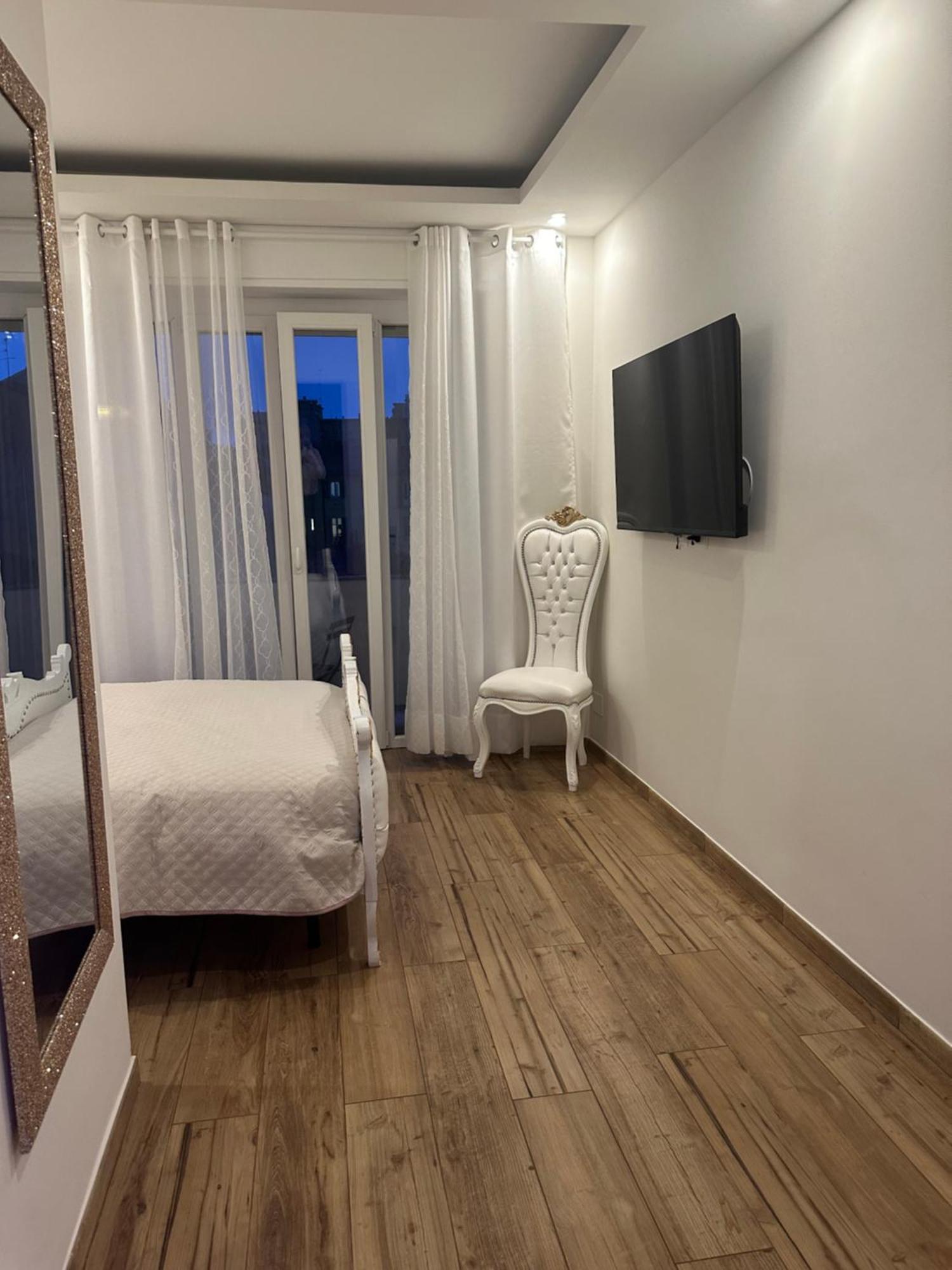 Attractive - 6 Guest house *