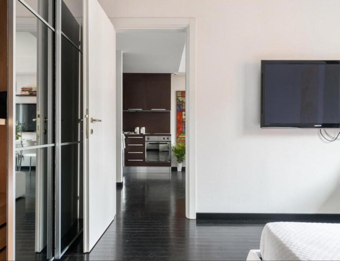 Arco Della Pace -4 Bed *