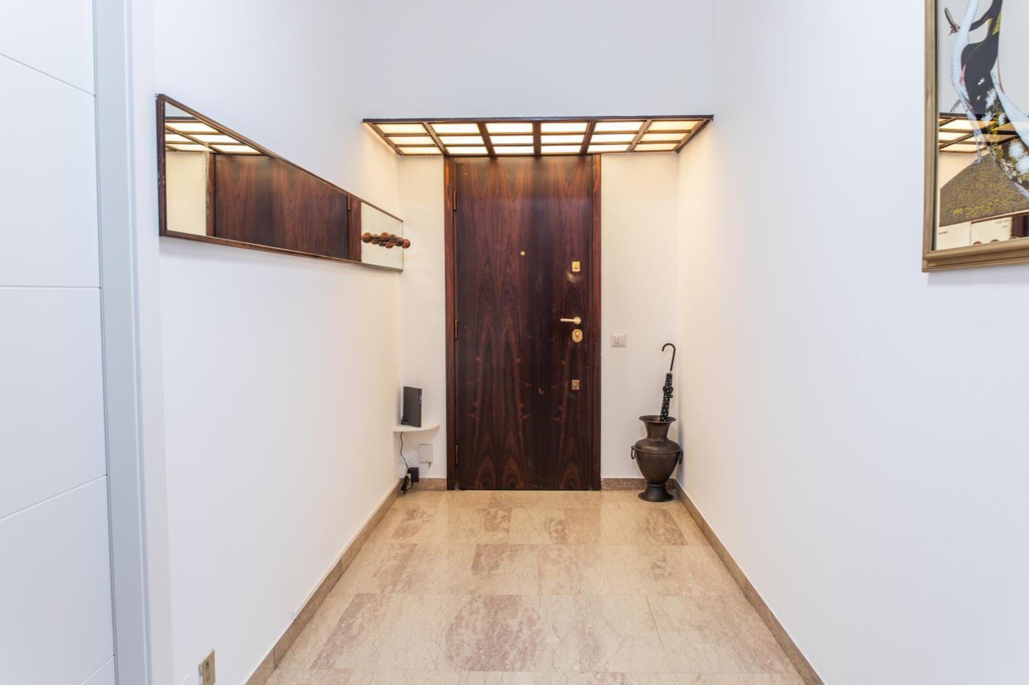 Appartement Centrale Vicino Metro E Duomo, Con 2 Bagni E Aria Condizionata *