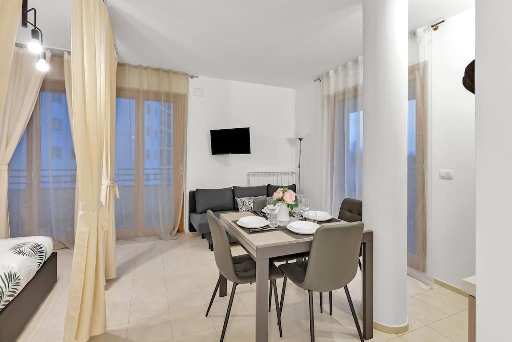 Private Parking-terrace10 Min To Linate Airport Lejlighed Milano