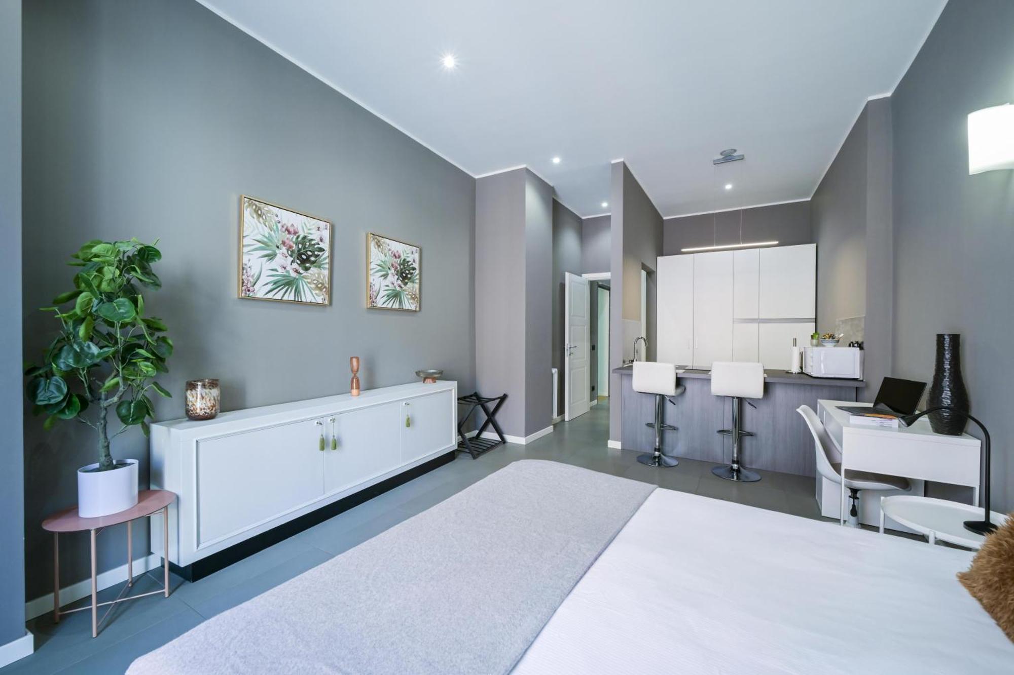 Piazza Della Scala 3 *