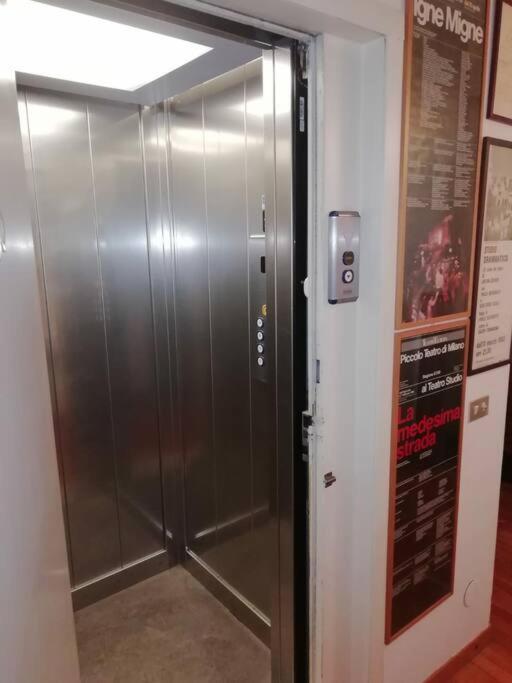 Romantico Attico Con Terrazzo In Centro Appartamento Milano