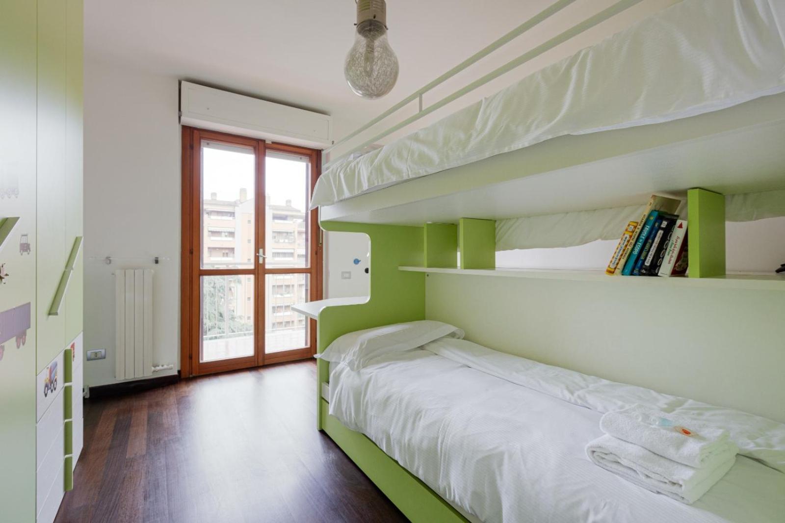 Apartment Bright With Balcony And Terrace