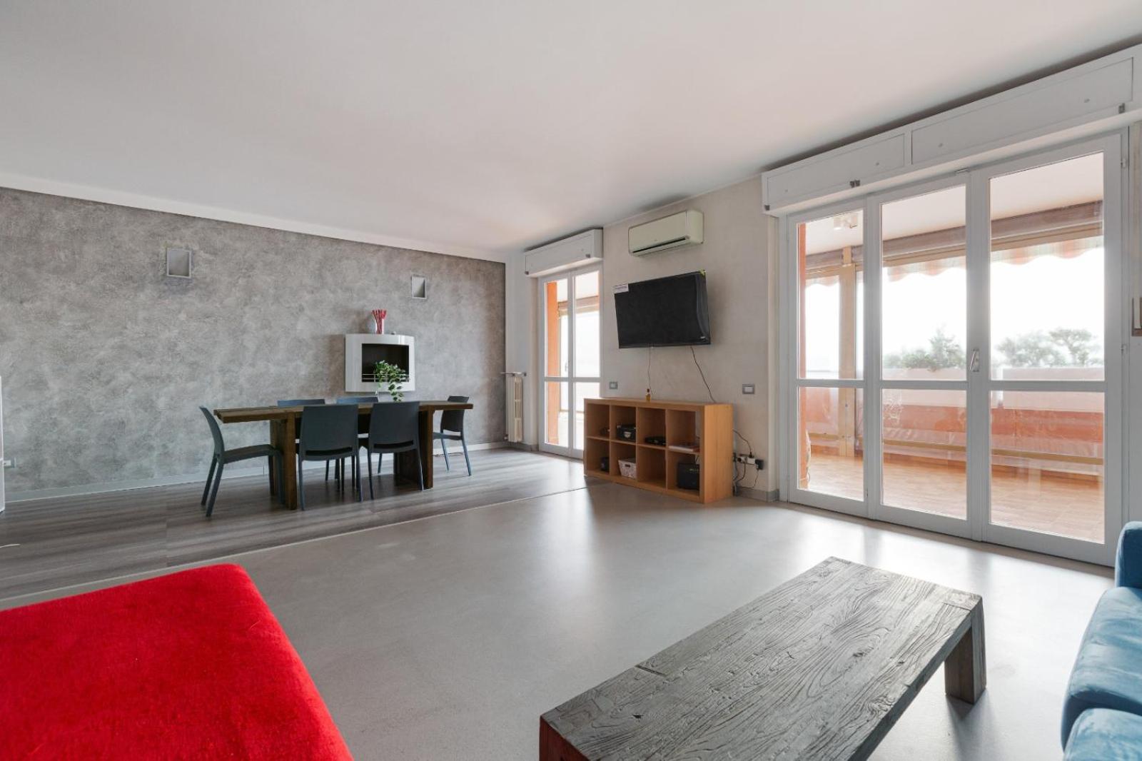 Apartment Bright With Balcony And Terrace