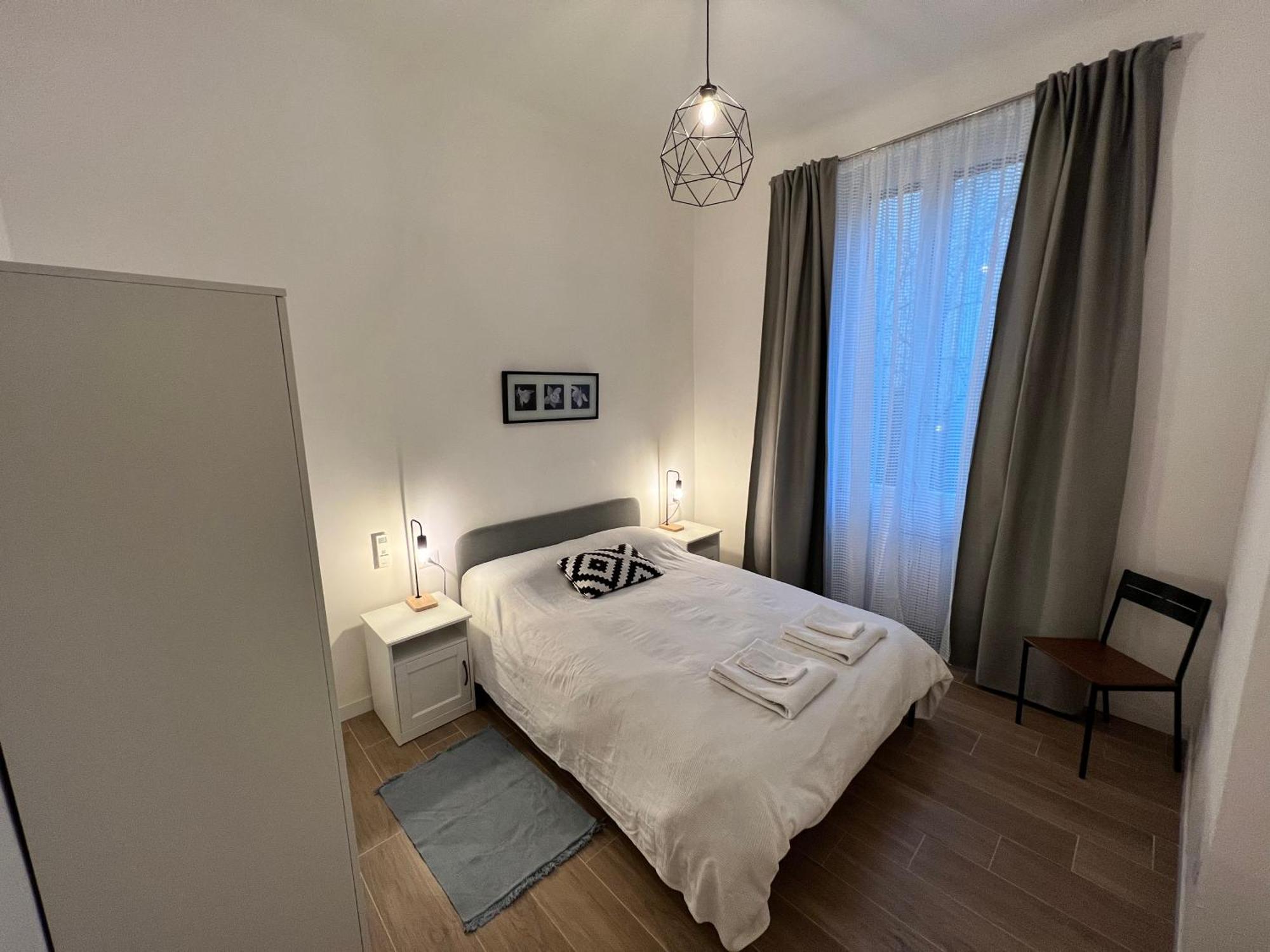 Spacious 3 Bedroom Apartment *