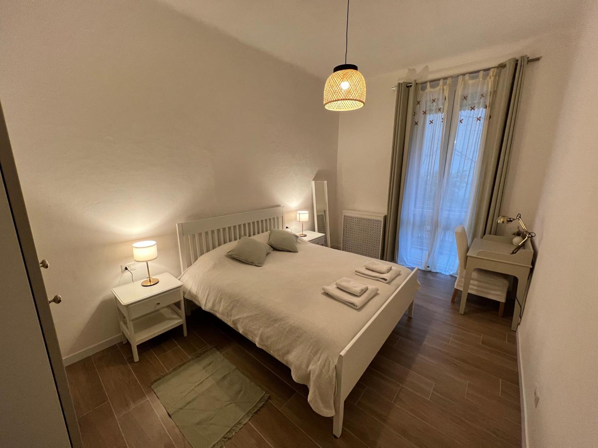 Spacious 3 Bedroom Apartment *