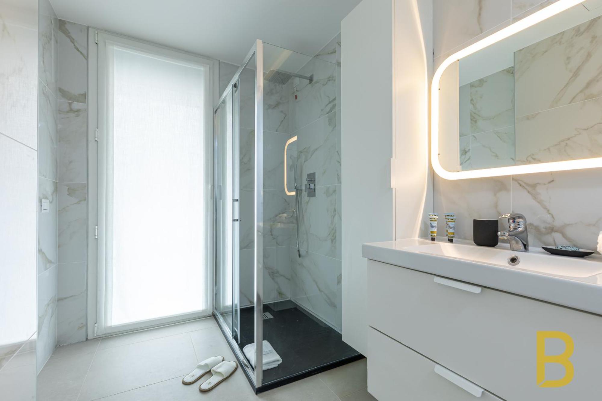 Beplace In Chinatown Apartment