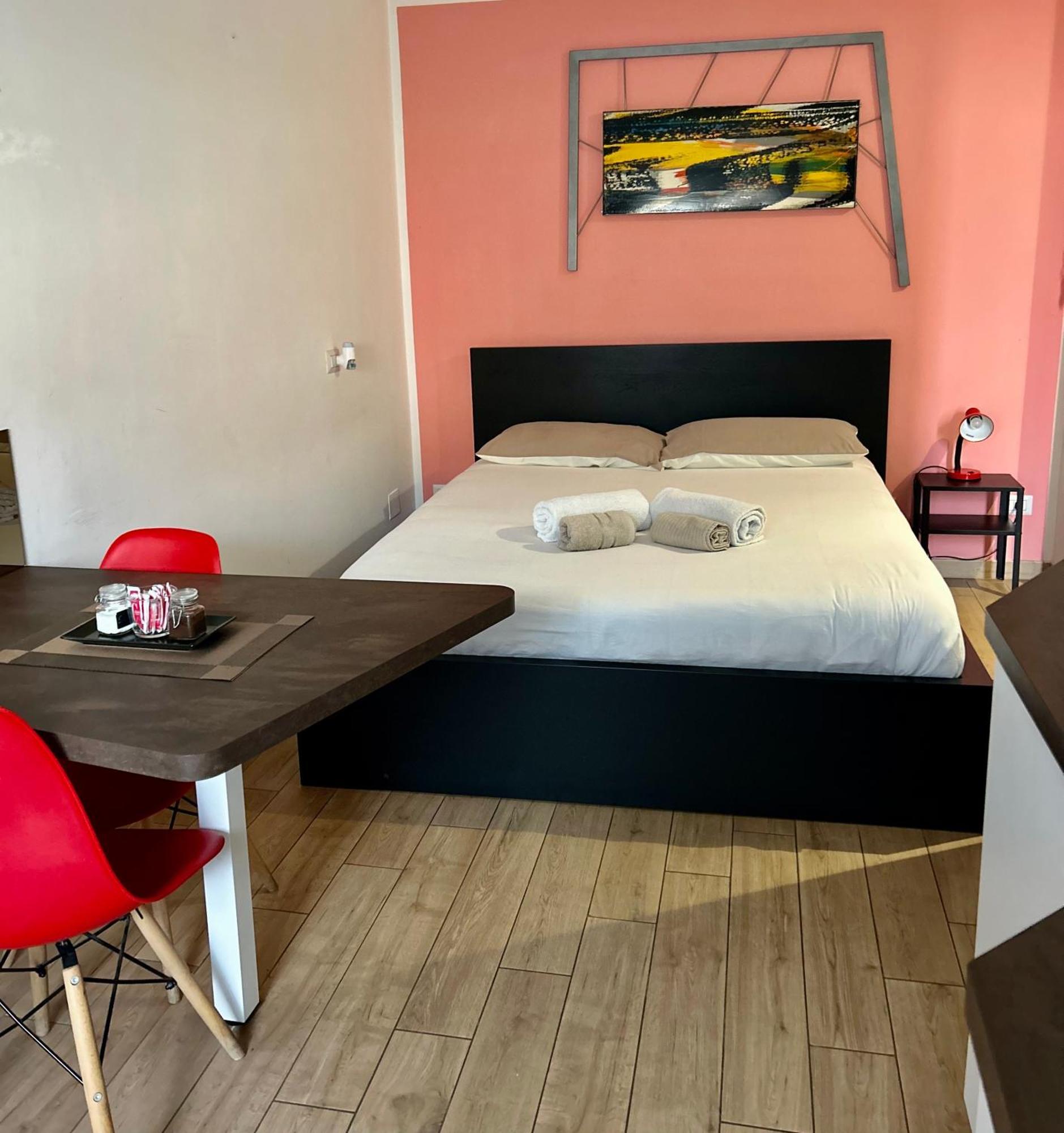 Fully Equipped Design In San Siro Leilighet *