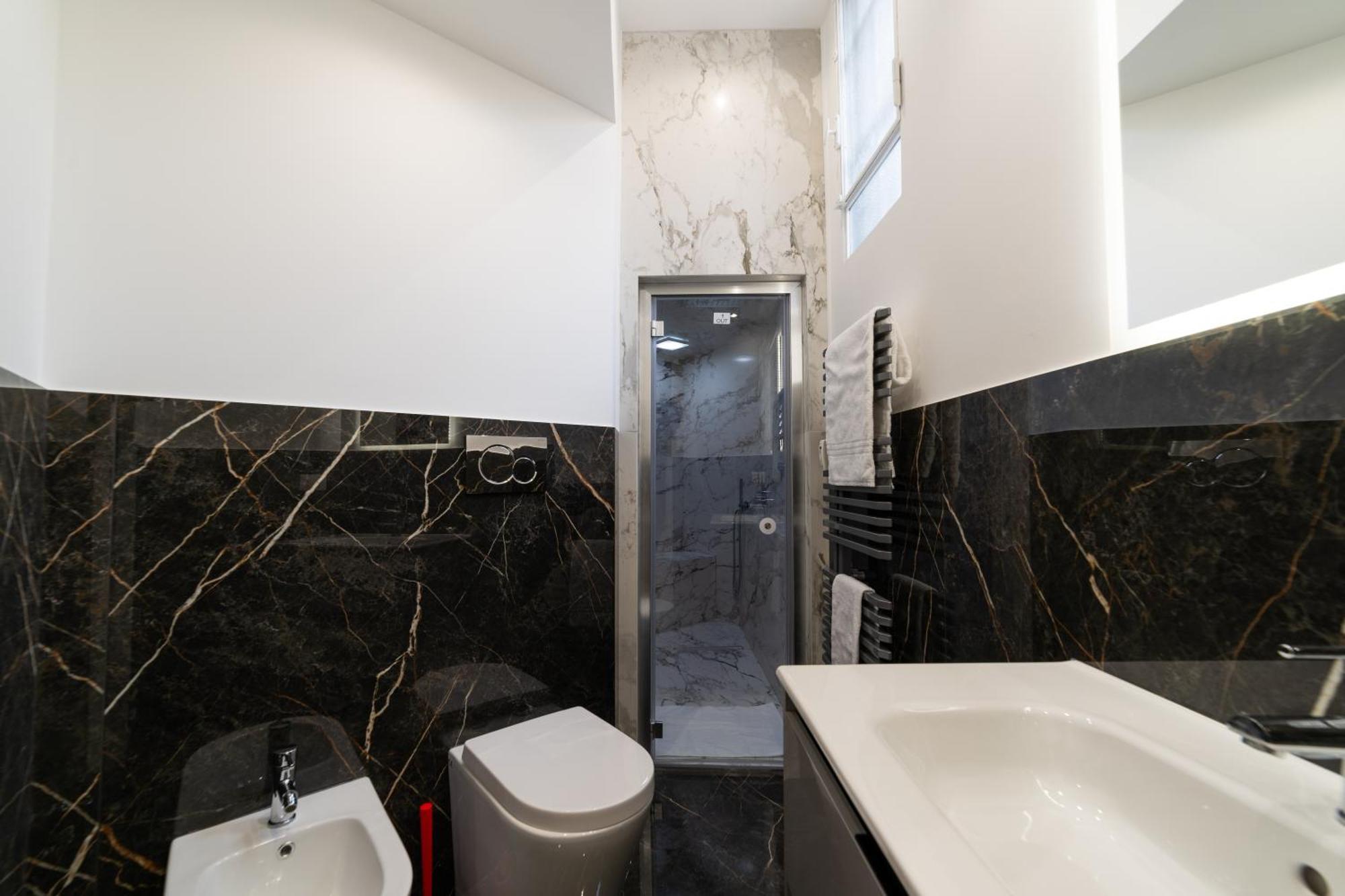Apartment Intrho - Duomo Modern With Hammam Milan