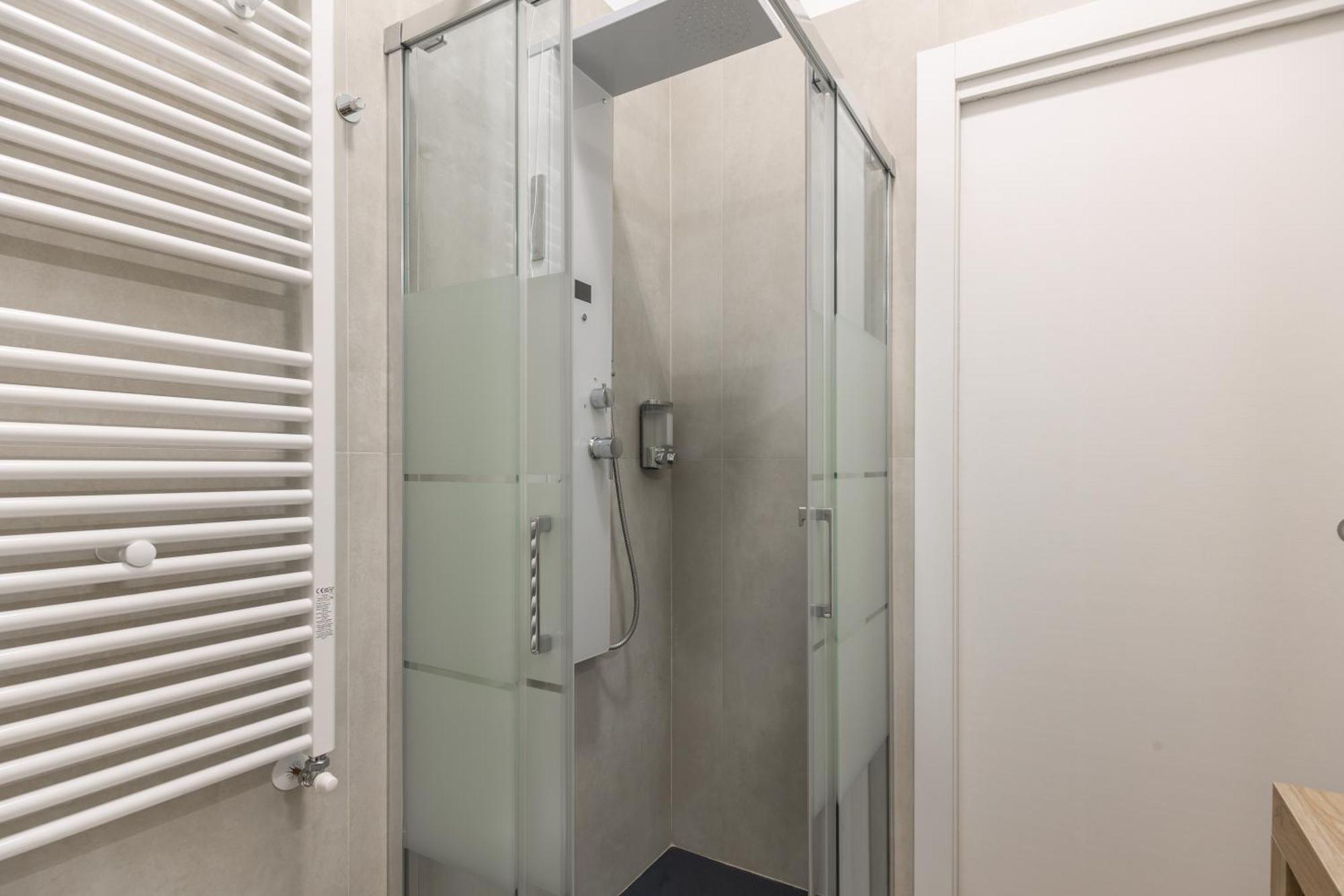 Ourjoy Condo, Free Parking, Ac, Wifi - M Gioia47, Station, Porta Nuova, Appartement Milaan