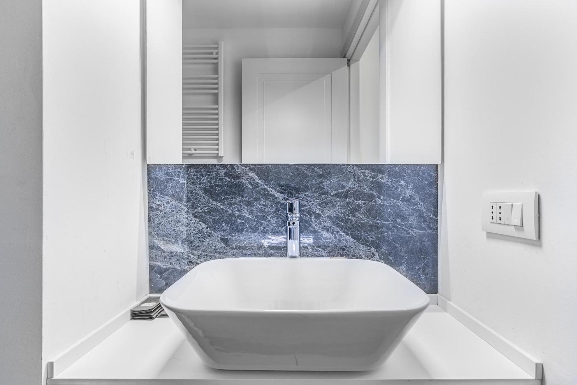 Apartment Via Tadino- Centrale 2pax Wi-fi