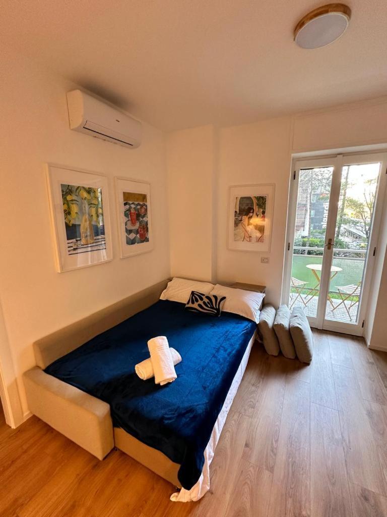 Appartement Luxury 1 Bedroom Apartment, Close To San Siro, Fiera And 10 Min Metro To Duomo Milaan