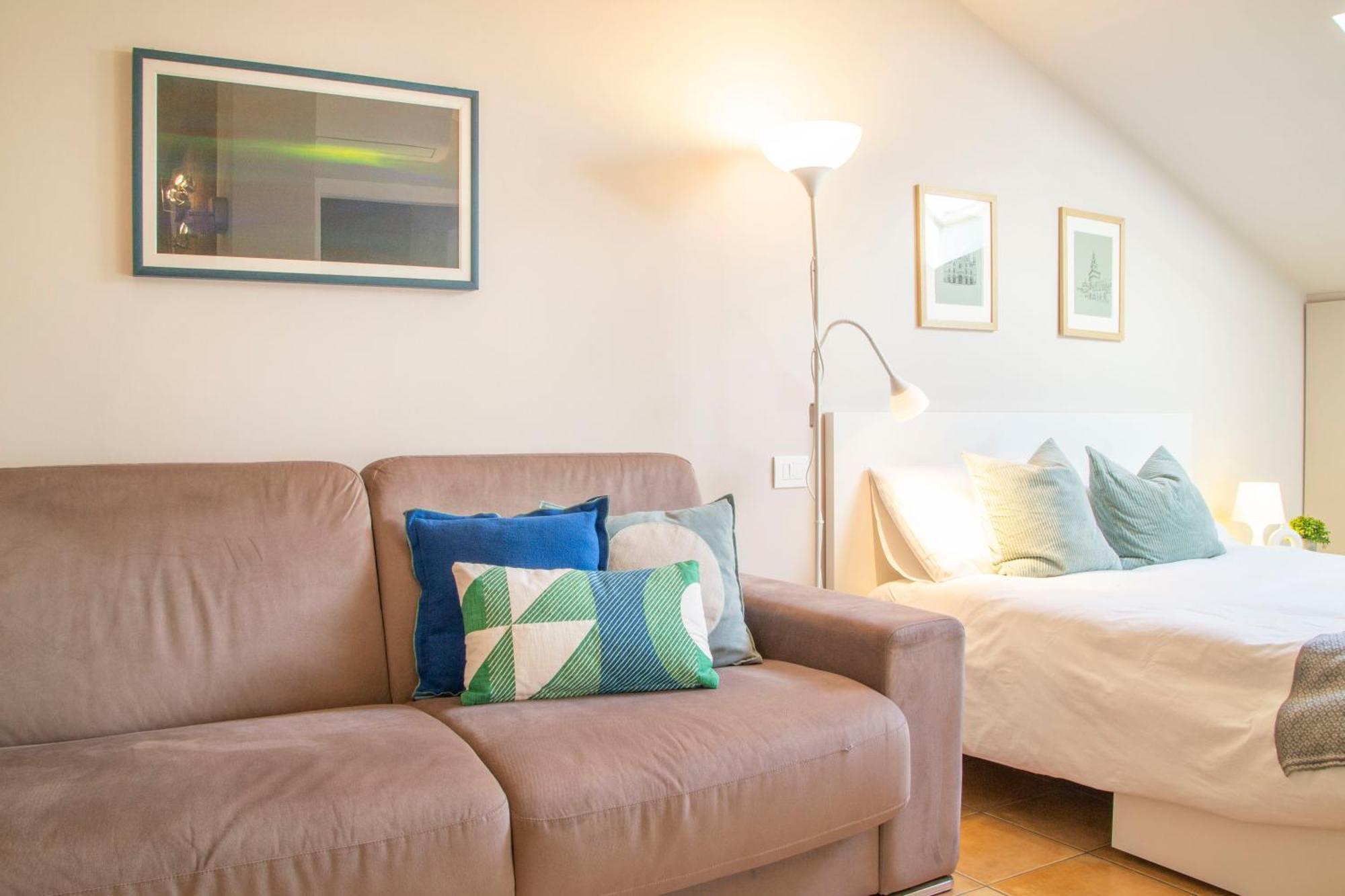 Small Island In Apartment Milan