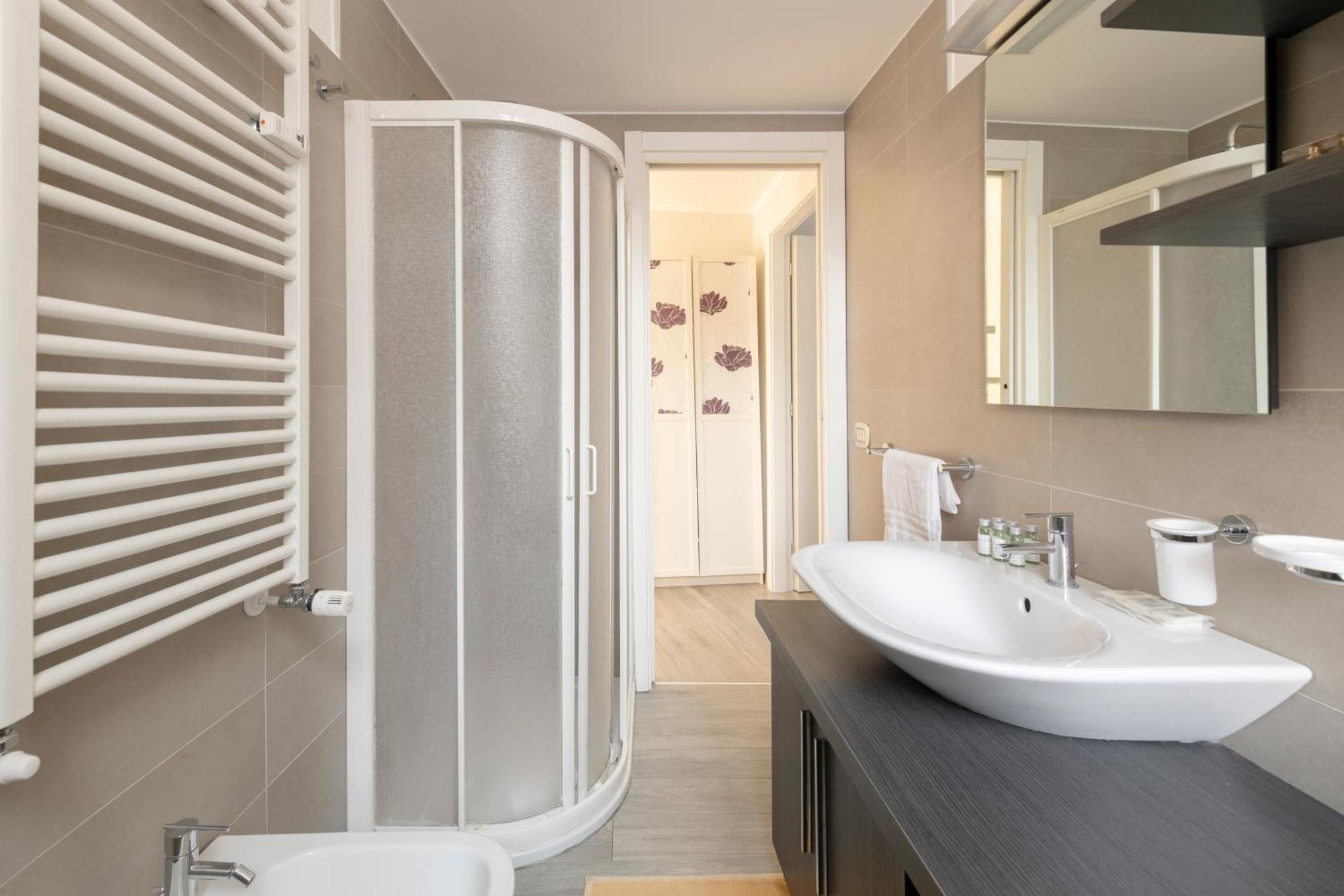 Adorable Centre, 2 Bd, 4 Guests Milano