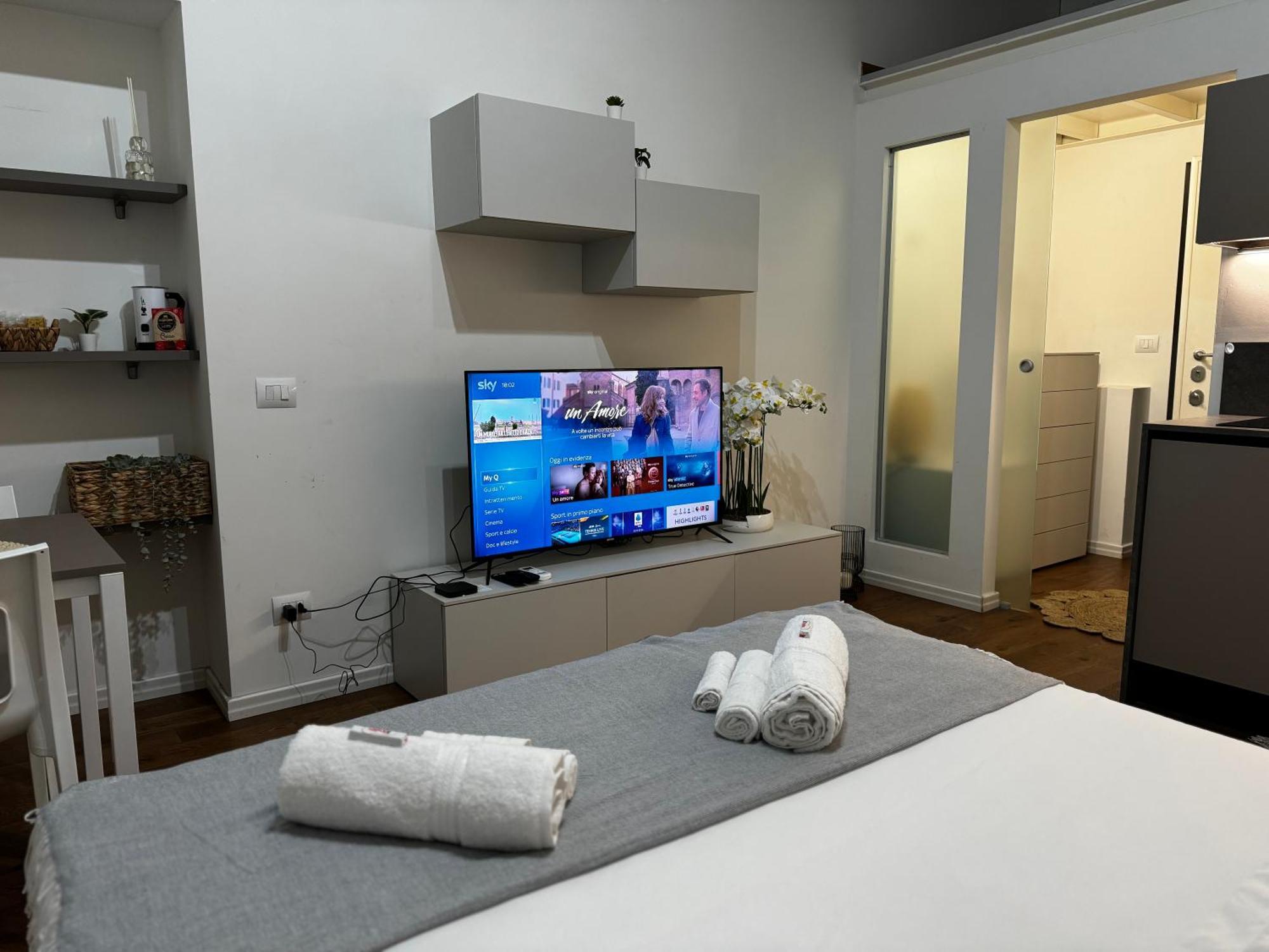 Regina In Corso Lodi - Sky Tv, Wifi E Breakfast Box Appartamento *