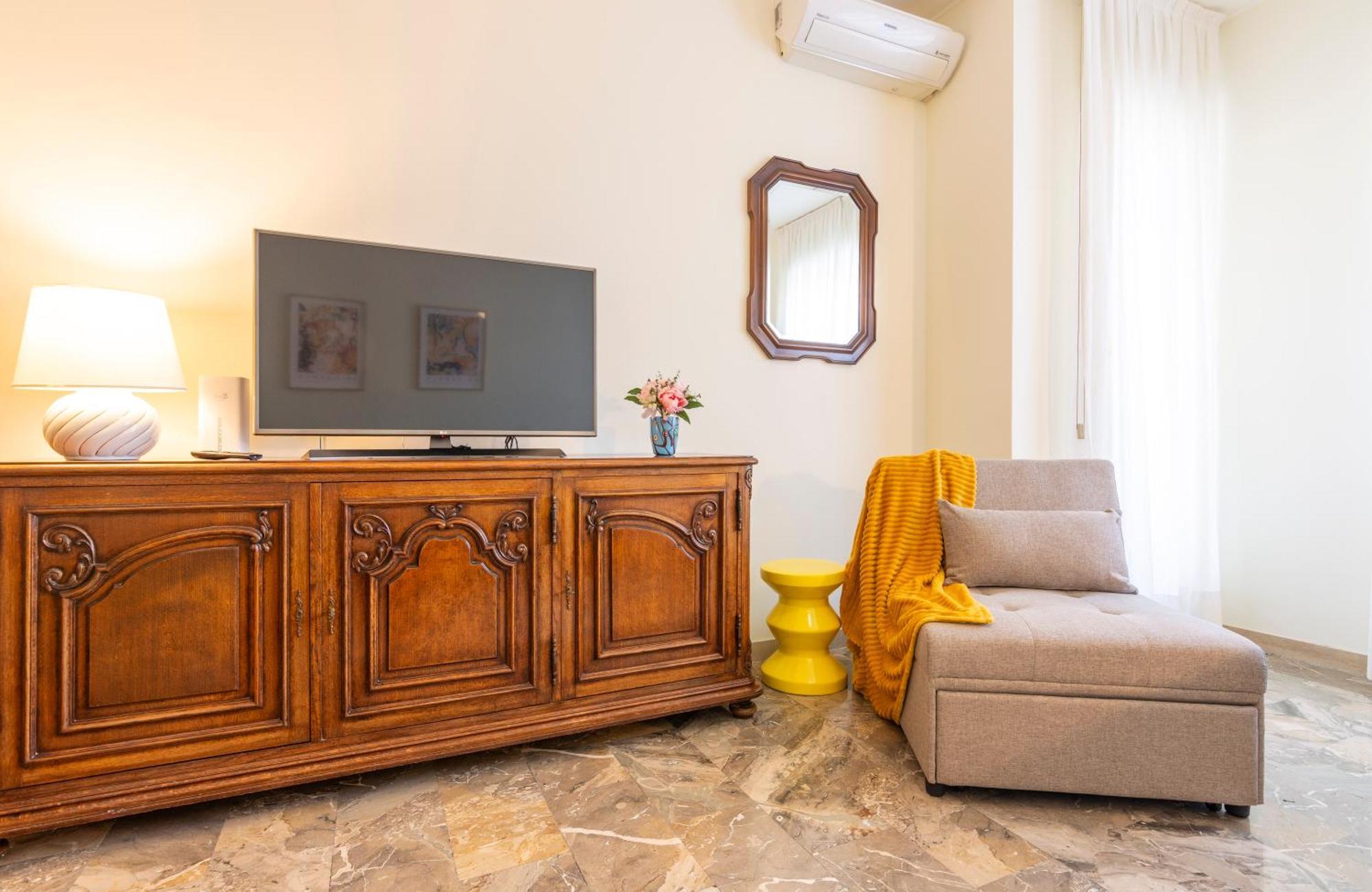 Ospitali - Casa Giuliana, Ampio Trilocale Per Famiglie E Box Milano